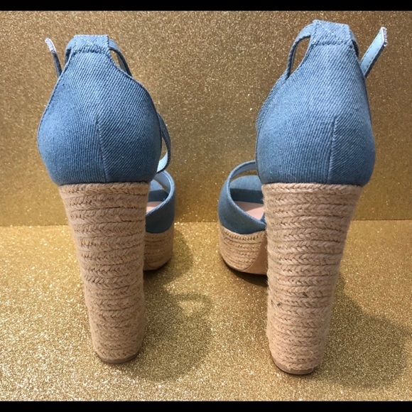 NWB 5 1/2” Kayleen blue jean heel, ankle strap - Picture 3 of 3